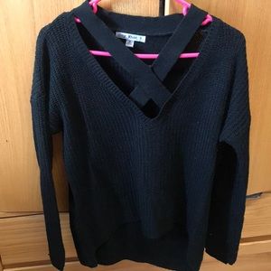 black criss cross sweater!!